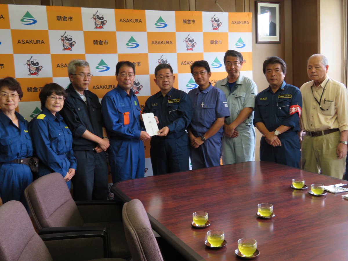 koike_akira's tweet photo. 福岡県朝倉市へ。田村貴昭、真島省三衆院議員、仁比聡平参院議員、高瀬菜穂子、山口律子福岡県議と被災地をまわり、森田俊介朝倉市長に募金をお渡しし懇談。自治体負担が残れば市の財政はパンク状態になるので、東日本大震災時のように復旧・復興費用を全額国負担としてほしいと。当然の要求です。 https://t.co/9jE19ypLEQ