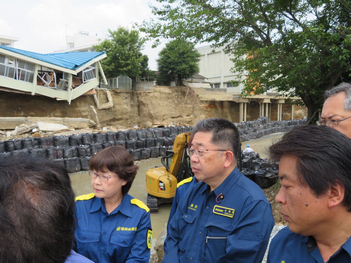 koike_akira's tweet photo. 福岡県朝倉市へ。田村貴昭、真島省三衆院議員、仁比聡平参院議員、高瀬菜穂子、山口律子福岡県議と被災地をまわり、森田俊介朝倉市長に募金をお渡しし懇談。自治体負担が残れば市の財政はパンク状態になるので、東日本大震災時のように復旧・復興費用を全額国負担としてほしいと。当然の要求です。 https://t.co/9jE19ypLEQ