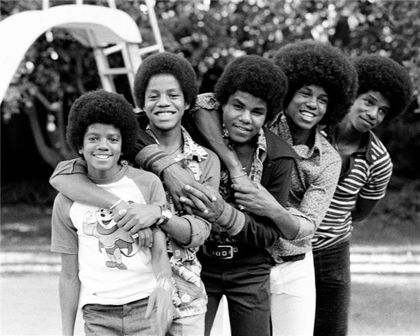 MJJCommunity's tweet photo. #J5HIStory In 1971
#Jackson5 began their #USTour with a performance at the #Coliseum  in Charlotte, #NorthCarolina https://t.co/gZvk5ESLFq