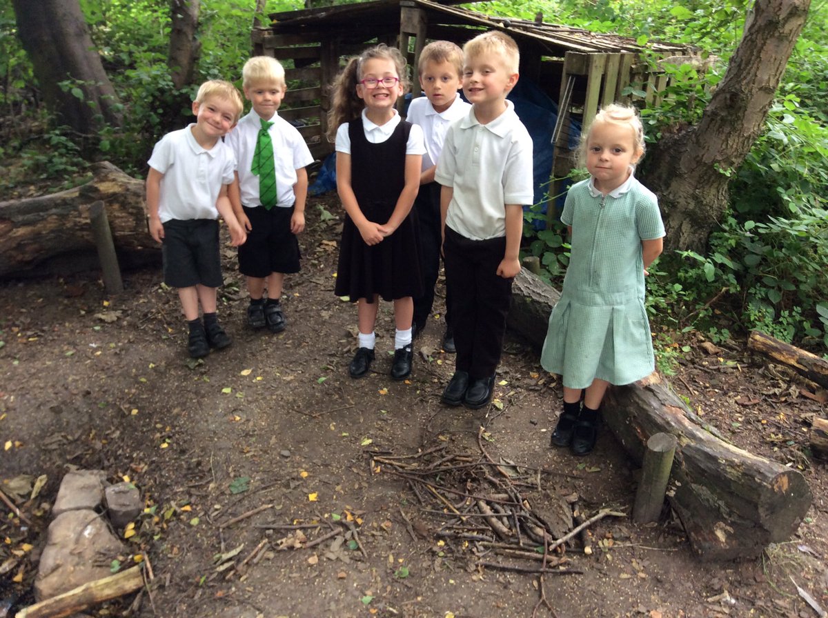 Fs1Linden's tweet photo. @Fs2Linden using sticks in the woods to make different sharks #lindenlovesoutdoorlearning #underthesea https://t.co/sWaKTd96dX
