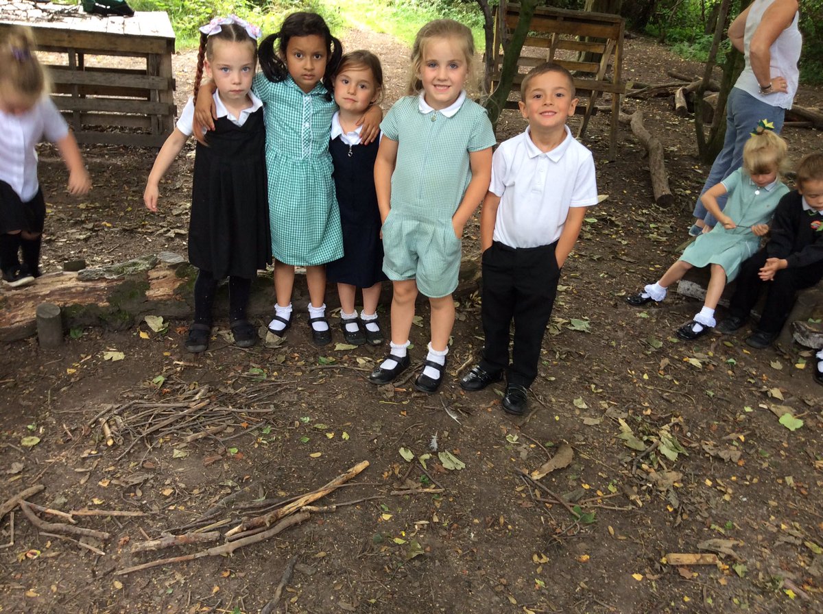 Fs1Linden's tweet photo. @Fs2Linden using sticks in the woods to make different sharks #lindenlovesoutdoorlearning #underthesea https://t.co/sWaKTd96dX
