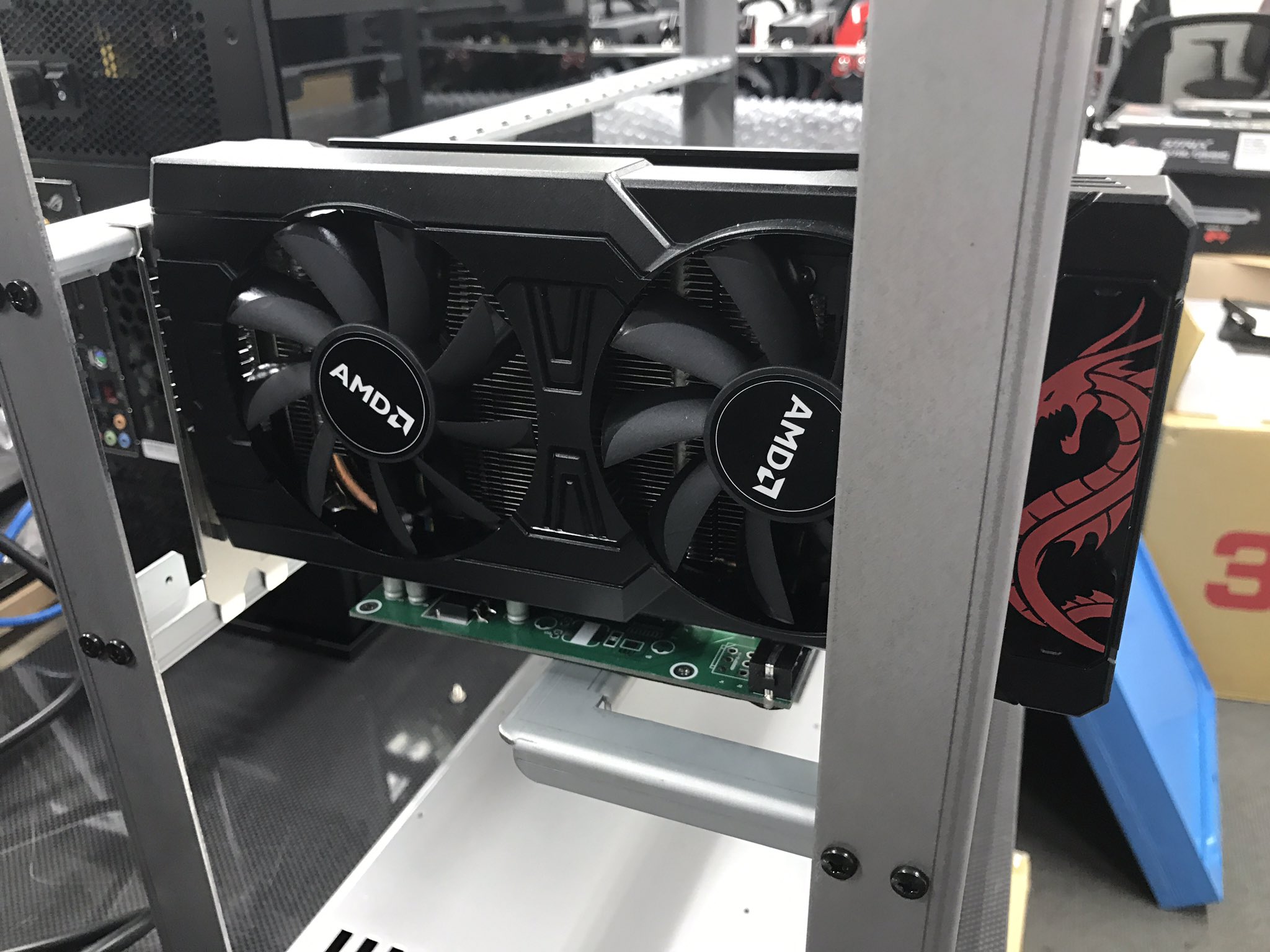 M氏 モリケン自作pcチョットデキル בטוויטר 長尾製作所 Nagaoss さんから マイニングマシン用フレームver2きた グラボ支える ステー追加 柱に2 5インチ取り付け可 高さを上げたので積み重ねに対応 M氏 モリケン自作pcチョットデキル בטוויטר 長尾製作所 Nagaoss さんから マイニングマシン用フレームver2きた グラボ支える ステー追加 柱に2 5インチ取り付け可 高さを上げたので積み重ねに対応