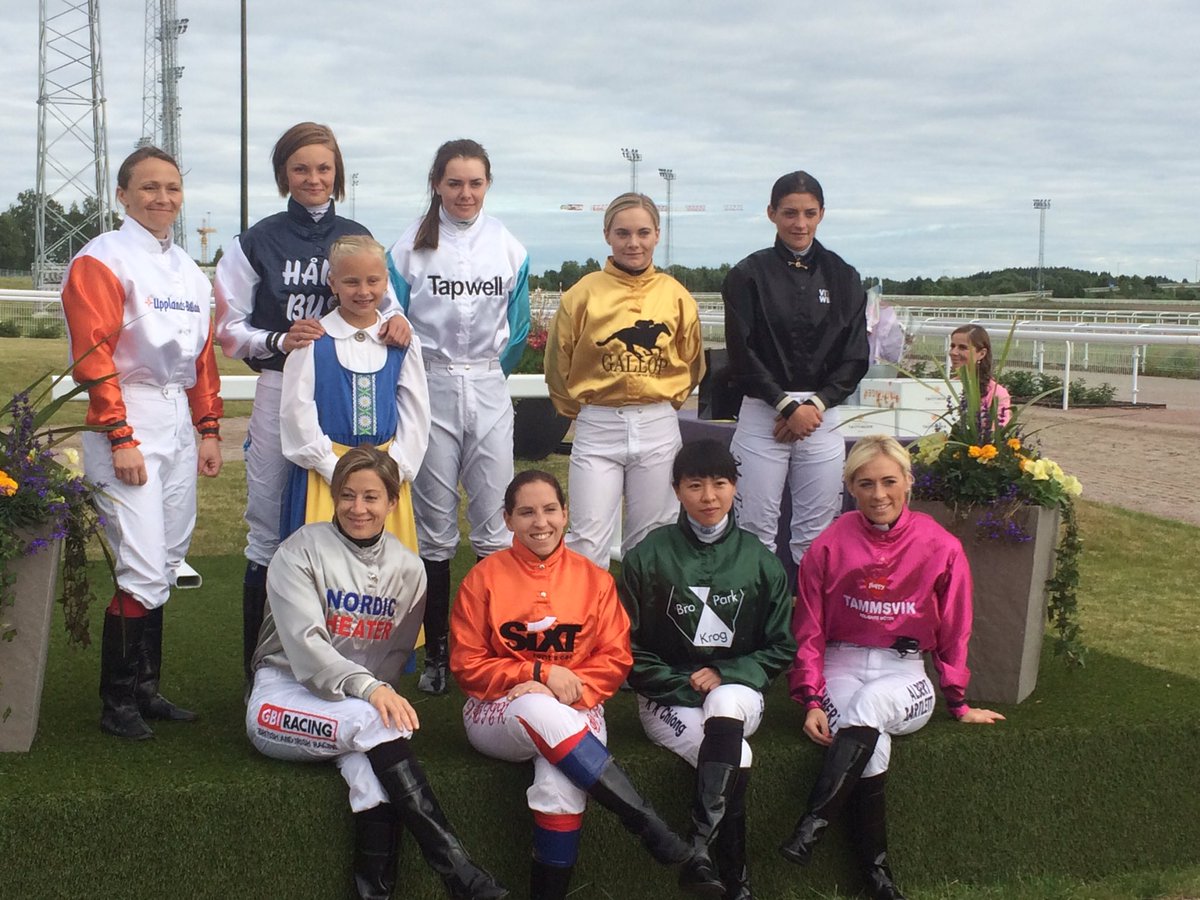 Katherine Ford (@kfordcailler) on Twitter photo Planète Courses consacré au Championnat International des Femmes Jockeys en diffusion à partir d'hier <a href="/Equidia_Live/">Equidia Live</a> equidia.fr/live/planete-c… Planète Courses consacré au Championnat International des Femmes Jockeys en diffusion à partir d'hier <a href="/Equidia_Live/">Equidia Live</a> equidia.fr/live/planete-c…
