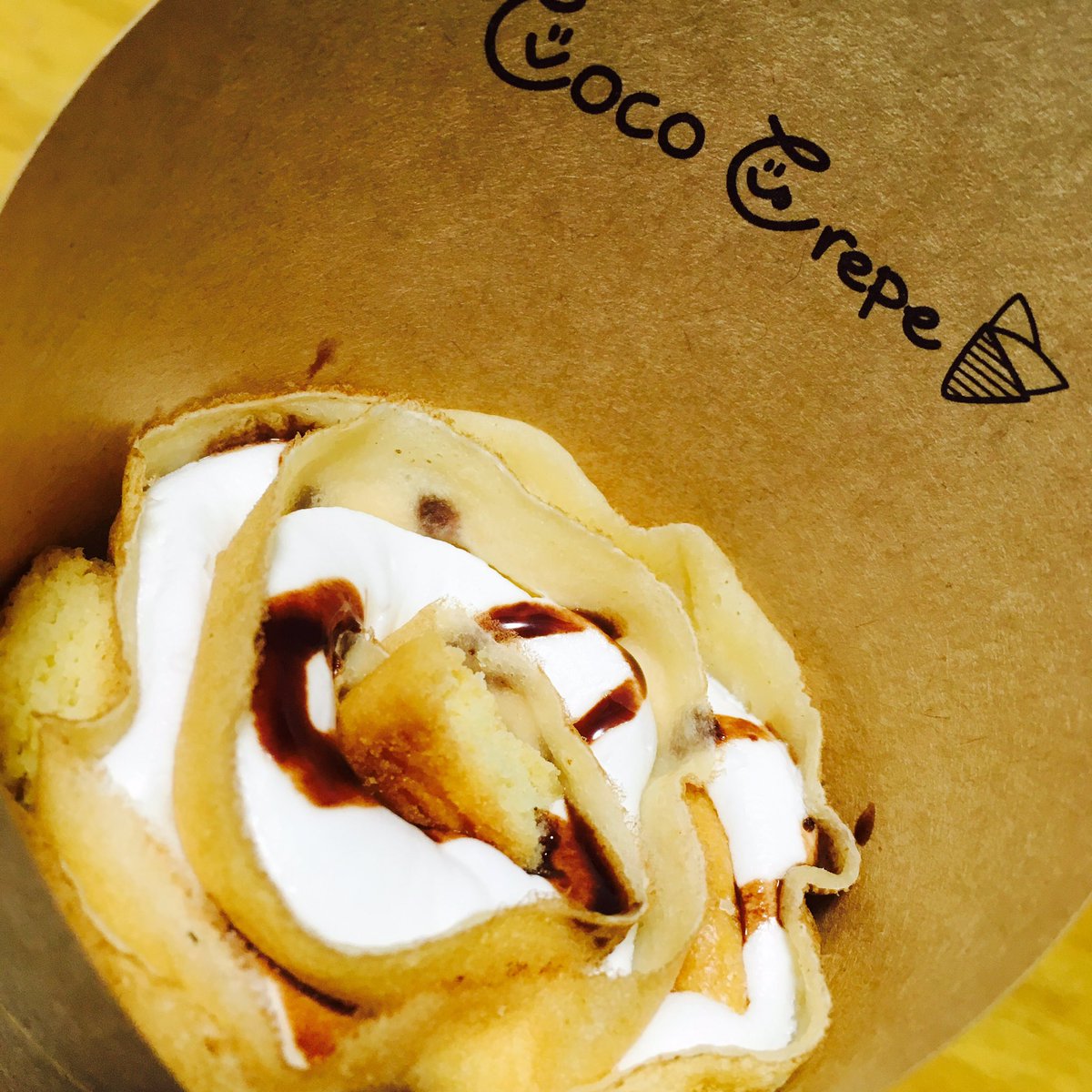 kase_erika's tweet photo. 弟がクレープ買ってきてくれた!◡̈♥︎
最近わりとあまいもの食べてるなぁ。
#cococrepe #クレープ #クッキーチョコ https://t.co/tq8dvva0Nb
