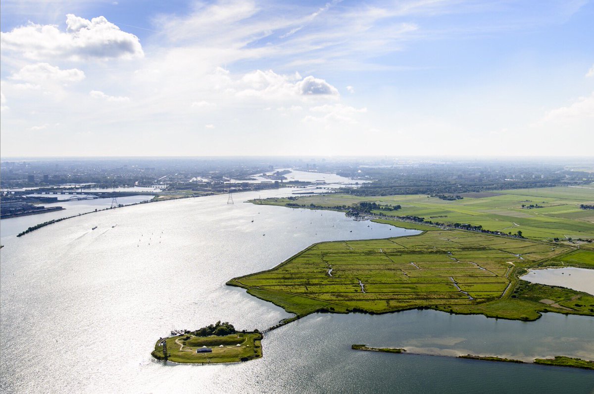 Prachtige foto Durgerdam en Vuurtoreneiland vanuit de lucht! (foto: S.Swart)
