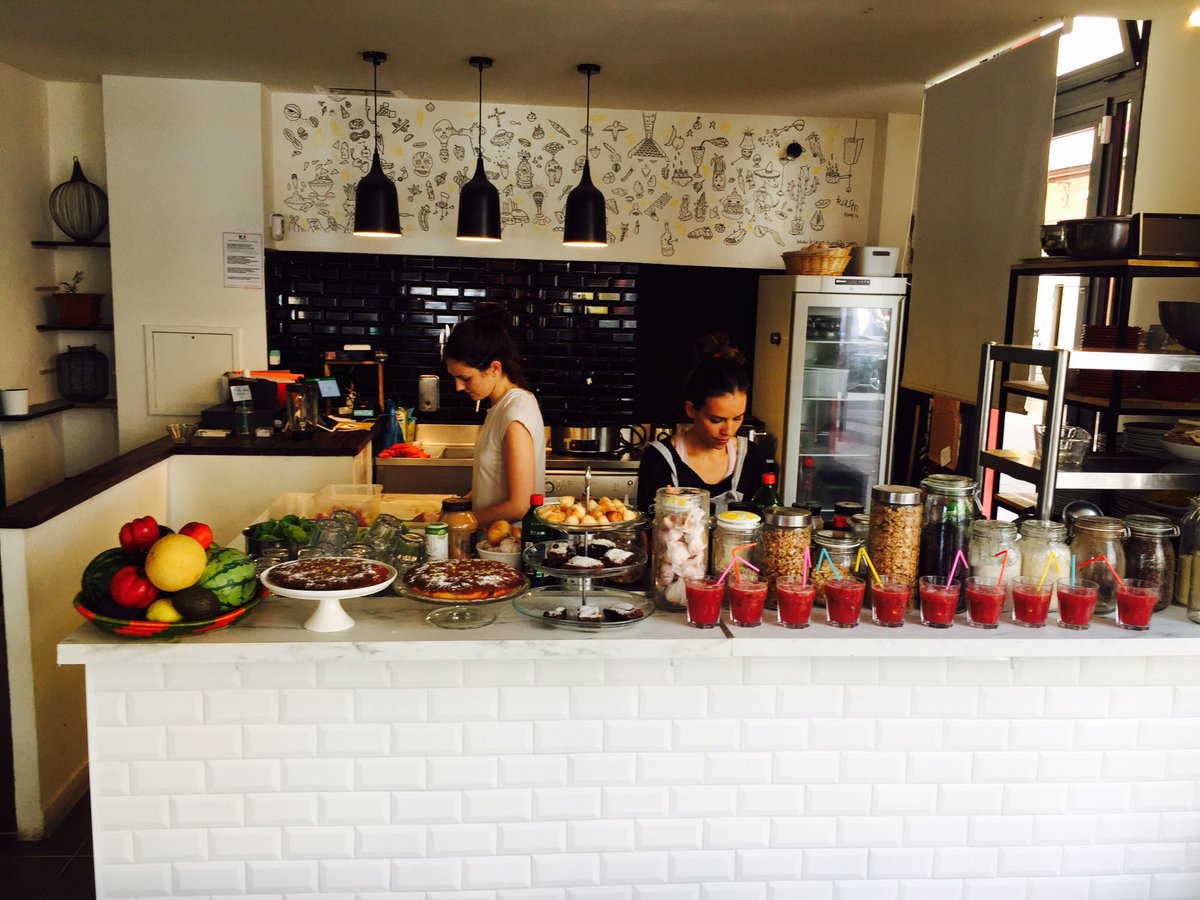 Viens donc admirer notre nouveau comptoir au 216 rue Saint Maur à Paris ! #restaurant #organic #healthy #foodporn