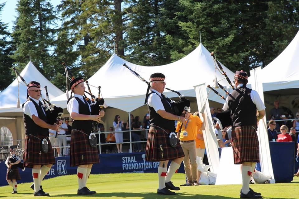 SuperPiperTBay's tweet photo. Closing ceremonies at the #StaalOpen , Congrats to Johnny Ruiz on his victory! Bright future ahead #pipeband #thunderbay #bestevent https://t.co/GEIprYGacD