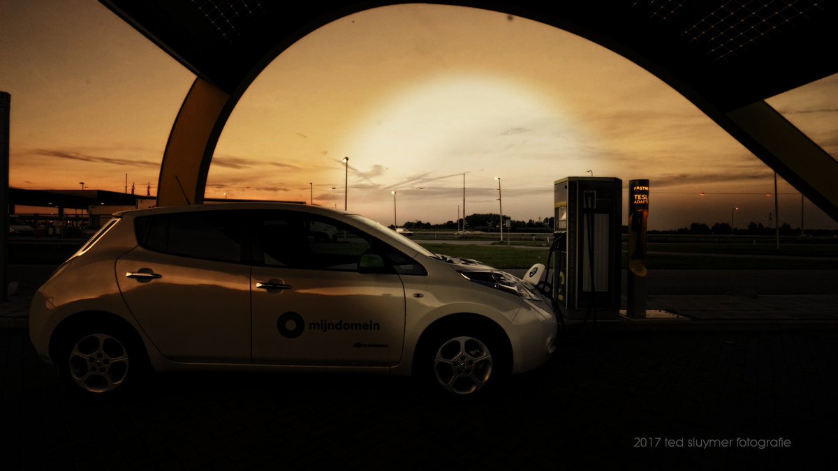 groenmobiel's tweet photo. De gewone laadpaal is dood, lang leve de snellader https://t.co/xvpuWHoPPG #autokiosk #groenmobiel #fastned https://t.co/BG2DLjb6KQ