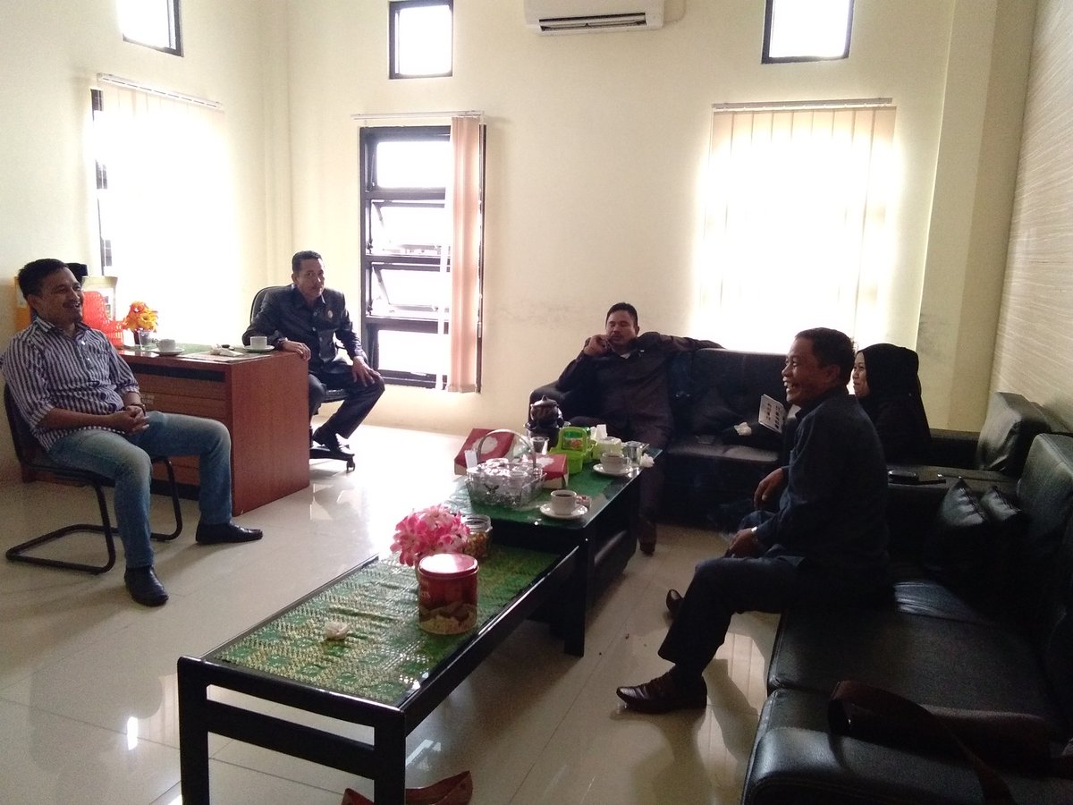 pkb_polman's tweet photo. Rapat persiapan Harla PKB n PKP angk. II Polewali Mandar
@yahyahanafi2 @cakiminpkb @dpp_pkb_ https://t.co/3JxPB34B3N