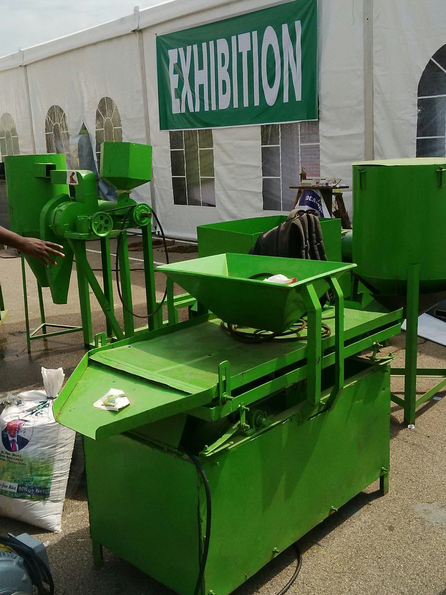 MSME_ClinicsNg's tweet photo. Made in Nigeria Farm equipments #RiceprocessingMachine #Tractor display at the ongoing #MSMEClinics In Abuja @AsoRock @NOA_Nigeria https://t.co/pOfgshYW5K