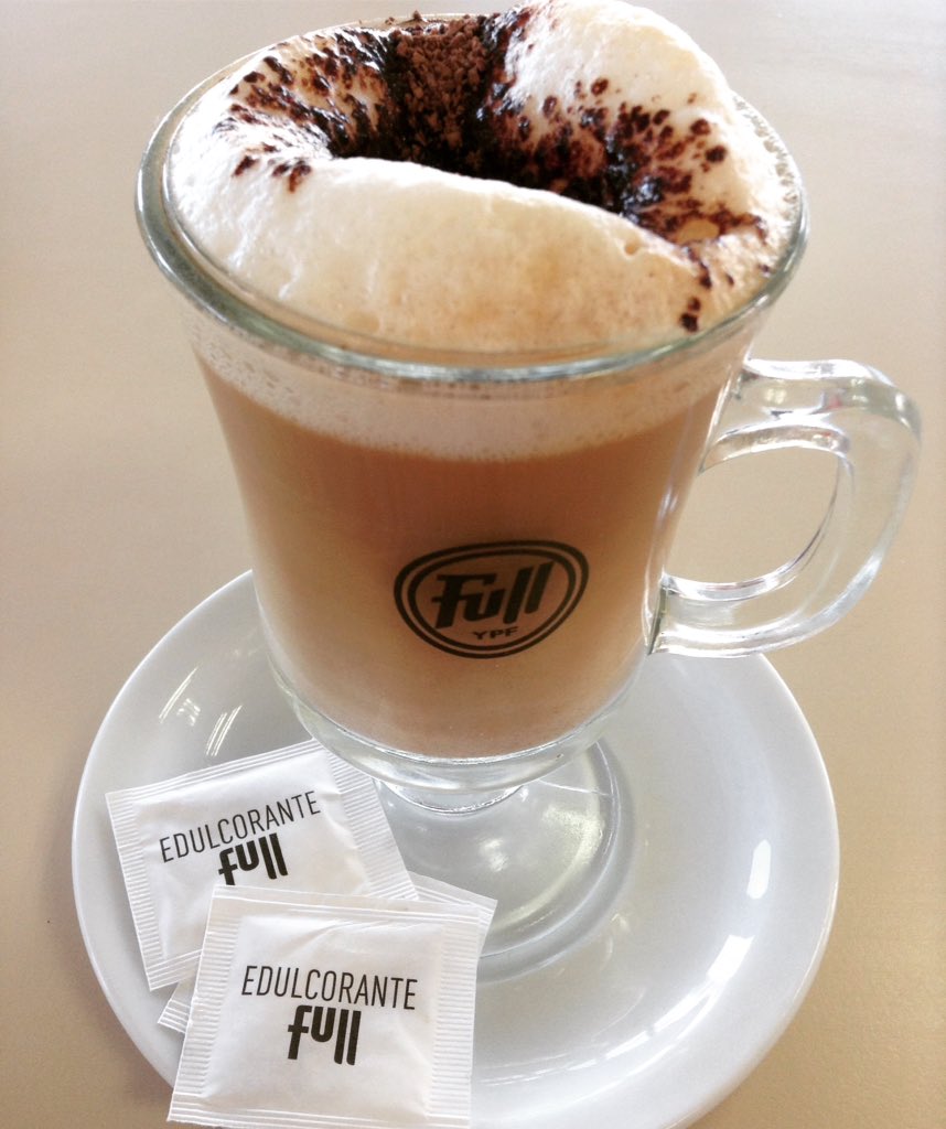 Pia_Lov's tweet photo. @YPFServiclub El mejor capuccino de Ypf de Rosario, las chicas de Cordoba y Magallanes!! Y ademas junto Kms!! 😋😋😊😉 https://t.co/TBPv1EJmNx
