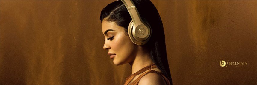 WirelessChargeN's tweet image. fancy a bit of luxury? new golden #Apple #Beats Studio Wireless and #Powerbeats3Wireless headphones from #Balmain #KylieJenner #celebrity