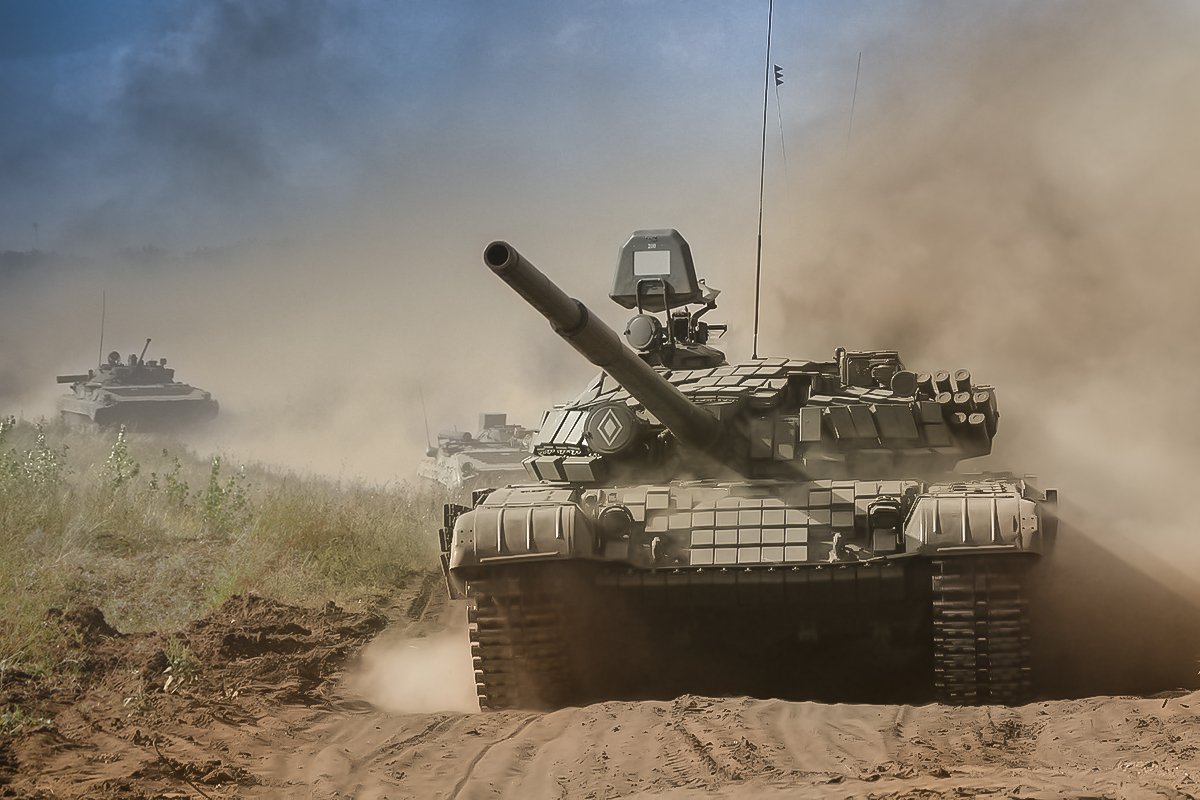Танкисты специальности. Военные профессии танкист. Воинская специальность танкист. Профессия российский танкист. Здарова танкисты.