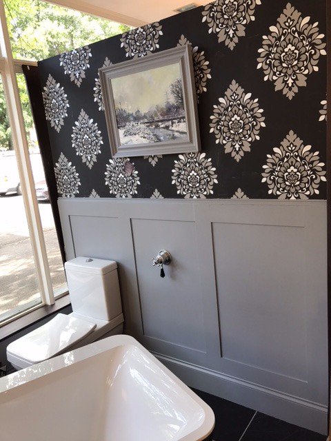 Devonsbrook's tweet image. Here is one of our new art deco displays with our all time favourite @VilleroyandBoch freestanding bath and our fab Samuel Heath basin tap 😆