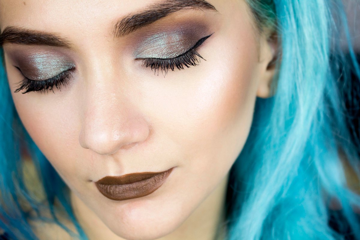evas_place's tweet photo. New #makeuptutorial :)
https://t.co/F2P9XtSemR
#makeup #tutorial #viceo #neutralmakeup #motd #lotd #makeupoftheday #beauty #mua https://t.co/yWLufpUiDm