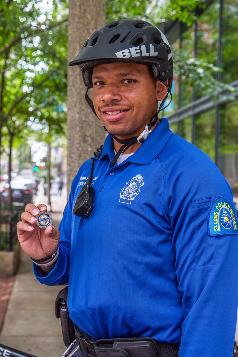 protectingblue's tweet photo. Officer with St Louis PD got a lucky PtB challenge coin! #protectingtheblue #stlouispd #stlpd #becarefuloutthere https://t.co/yiYrTvBJpT