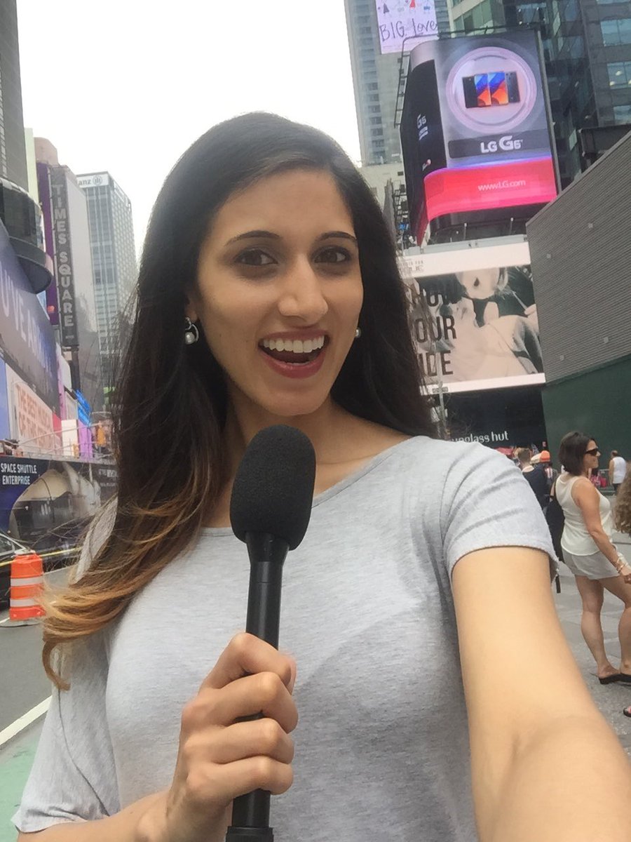 SoniaTalati's tweet photo. I'm about to film another @BarronsNEXT Minute in Times Square. Stay tuned to see what it's about! https://t.co/DrUHpkuRNw