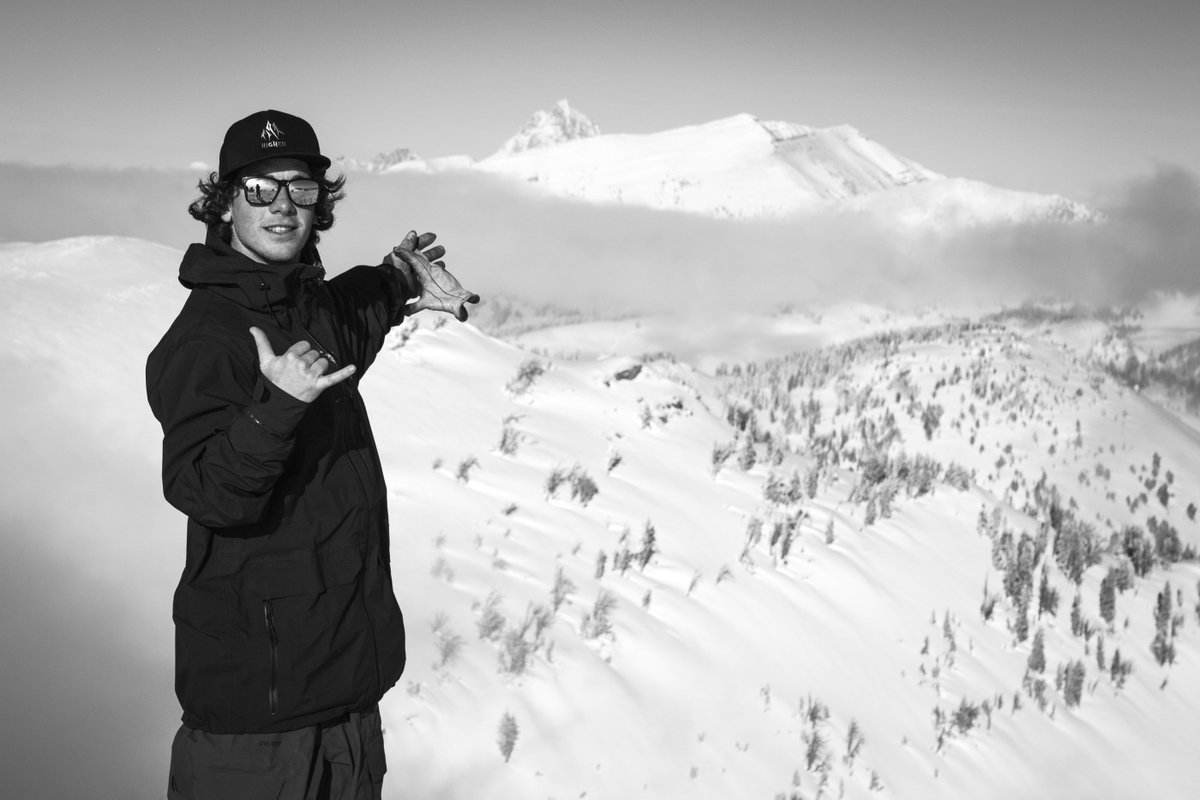 armadaskis's tweet photo. #ARfamily @SammyCskiing https://t.co/XmFbpi7EHi
