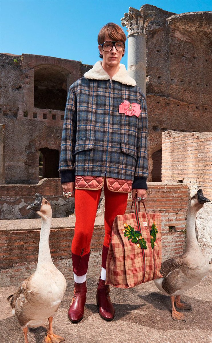 VVERSIVA's tweet photo. @gucci Resort 2018 #Menswear https://t.co/PwEgHeqa9G