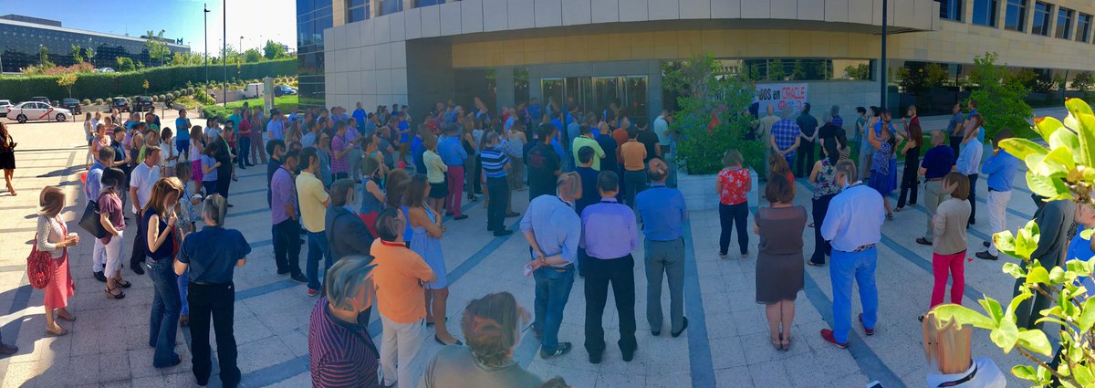 ComiteOracle's tweet image. GRACIAS a toda la plantilla por salir a la calle y dar la cara para intentar parar este ERE y presionar a la empresa. #OracleERE2017