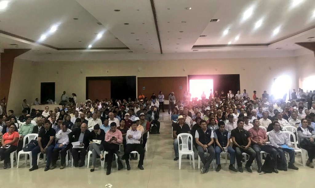 Agricultura_CZ7's tweet photo. El apoyo a la provincia de #Loja en su #DiálogoAgropecuario. Escucharemos los problemas de nuestros productores https://t.co/3pXBrbGJhJ