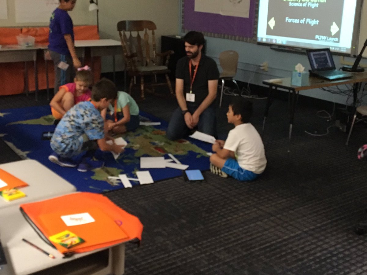 docwat2009's tweet photo. The STEM-R grant is helping everyone be more capable, curious, caring & confident. Amazing student & adult learning! #STEMr @ParkwaySchools https://t.co/NszsPqEz6H
