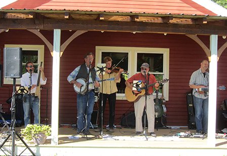 CastletonEdu's tweet photo. Only a few more concerts left in the our Summer Concert series! Come hear Snake Mountain Bluegrass tonight at 7pm in the Castleton Pavilion! https://t.co/q4sDHh4922