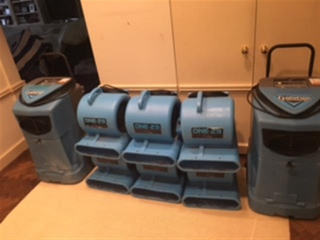 MilroServices's tweet photo. Getting ready to set up equipment to dry out this customers home from water damages! Give us a call for any emergency service! https://t.co/Y634egUOSl