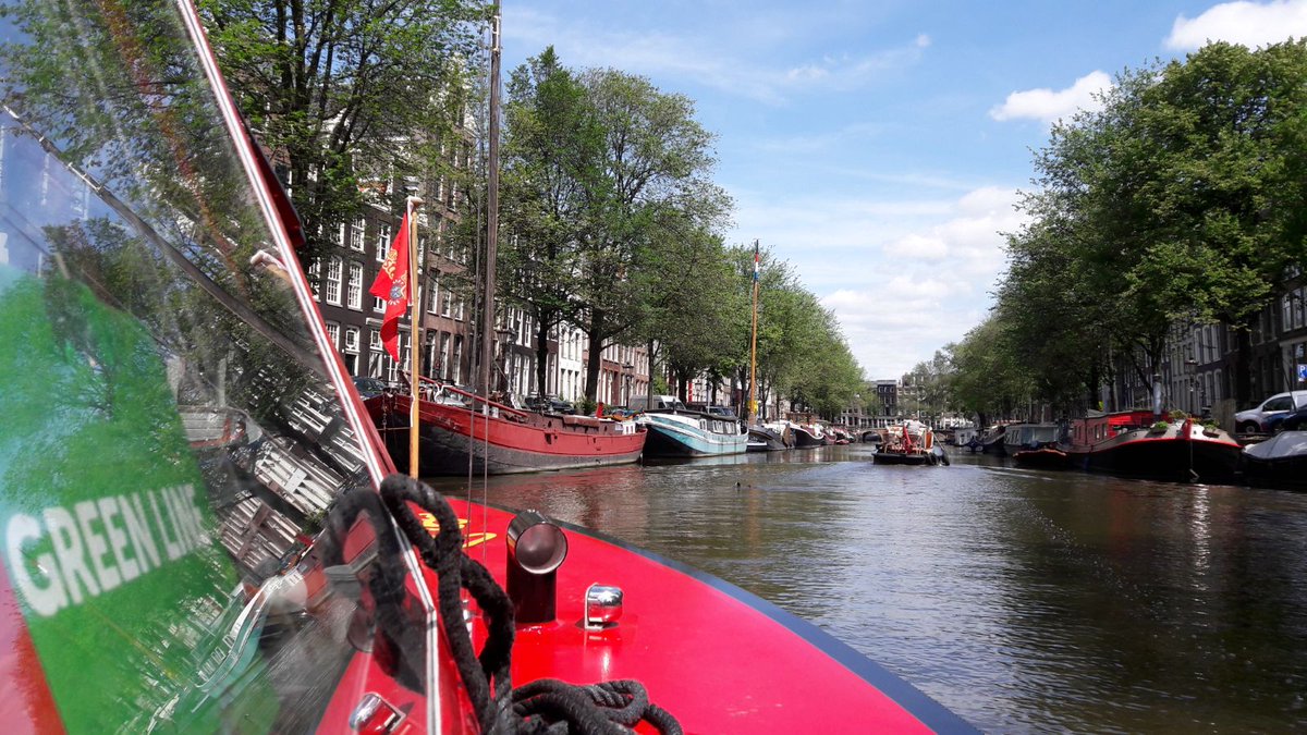 CSAmsterdam's tweet photo. View from the green line #hoponhopoff #boat #canalcruise #sightseeing #Amsterdam #citysightseeingamsterdam https://t.co/nd29Y32W6F