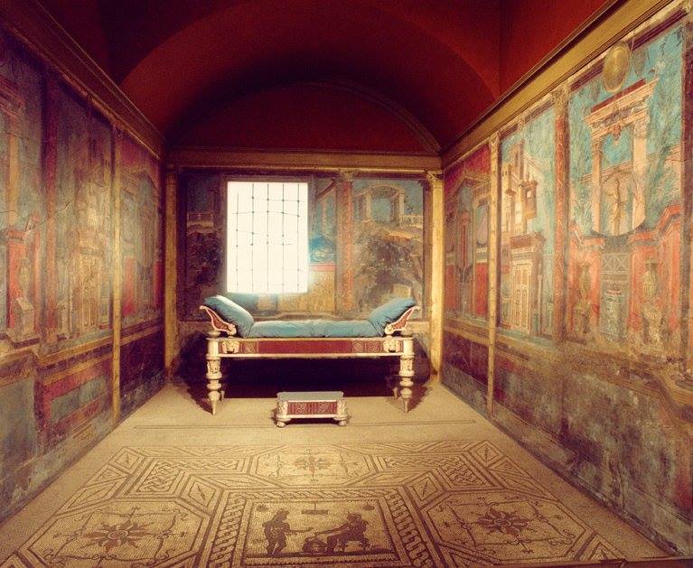 Dal catalogo IKEA, camera da letto... ricostruzione di un cubicolo della Villa di Boscoreale, Metropolitan Museum, New York.