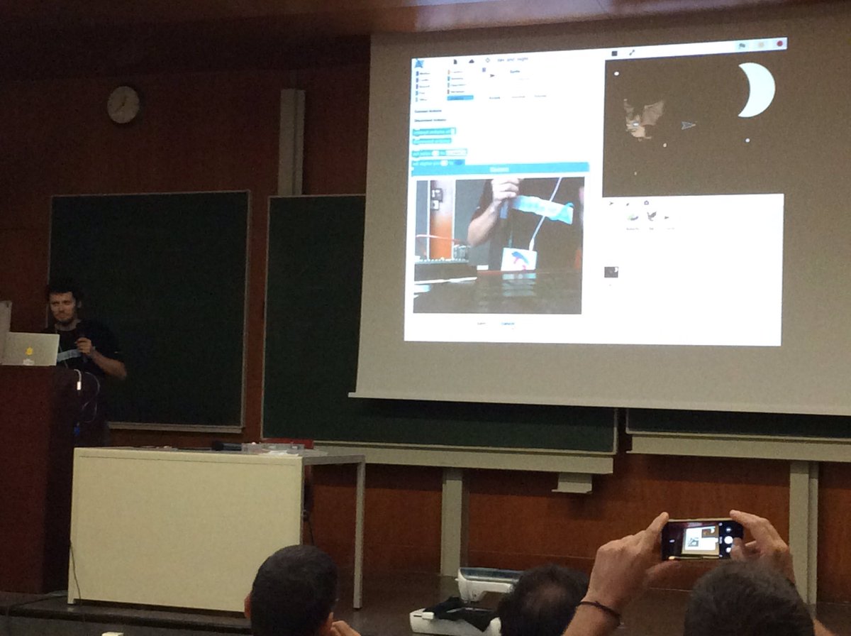 scratchcatala's tweet image. El @bromagosa presenta #Snap4Arduino a #Scratch2017BDX @arduino @edutec_ @citilab #ForçaScratch