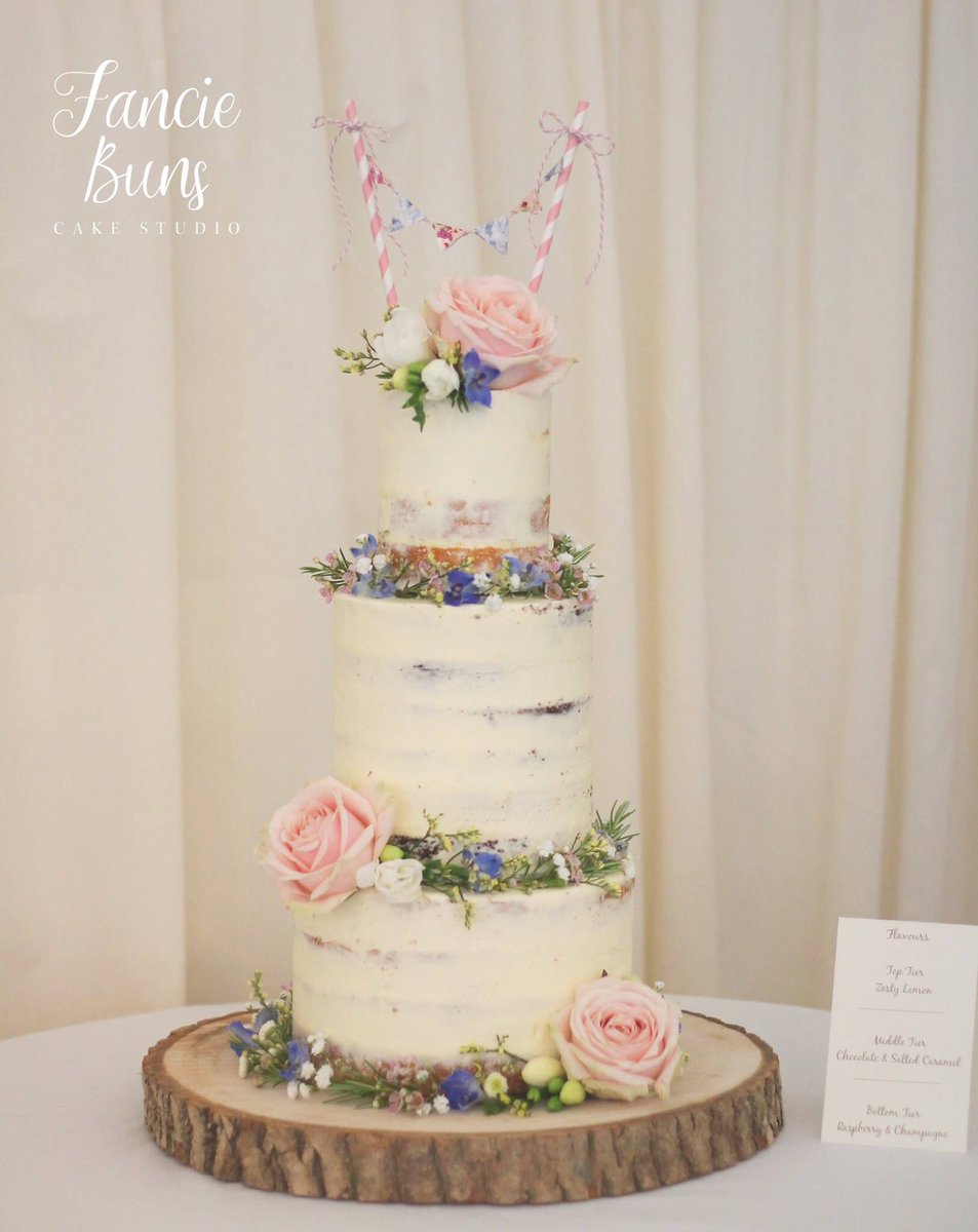 Gorgeous cake - by the super duper talented <a href="/FancieBuns/">FancieBuns</a>! 💕😍🌸
#weddingcake #nakedcake #weddinginspo #marquee #newforest #dorset #hampshire