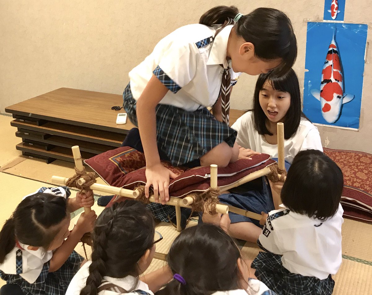 ガールスカウト東京都第109団 高校生のレンジャーが乗ってもまだ壊れない そこでスカウトのお父さんにも乗ってもらいました ๑ ᴗ 少しずり落ちているところもありましたが お父さんが乗っても大丈夫 初めてにしては かなりの出来栄え٩ ๑ ᴗ ๑ ۶