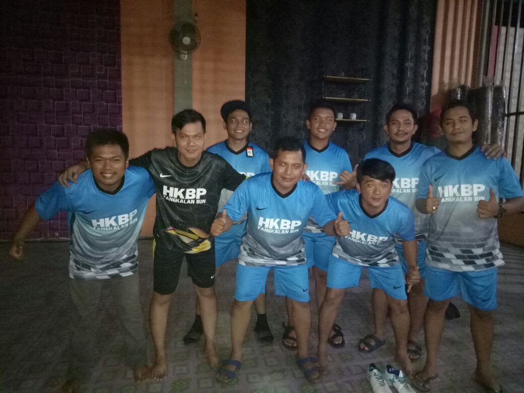 jujuchaud's tweet photo. Semoga saya cepat mengundurkan diri dari ketua naposo dan bergabung koor ama jordan 😅 #hkbp https://t.co/2oQKszdNnw