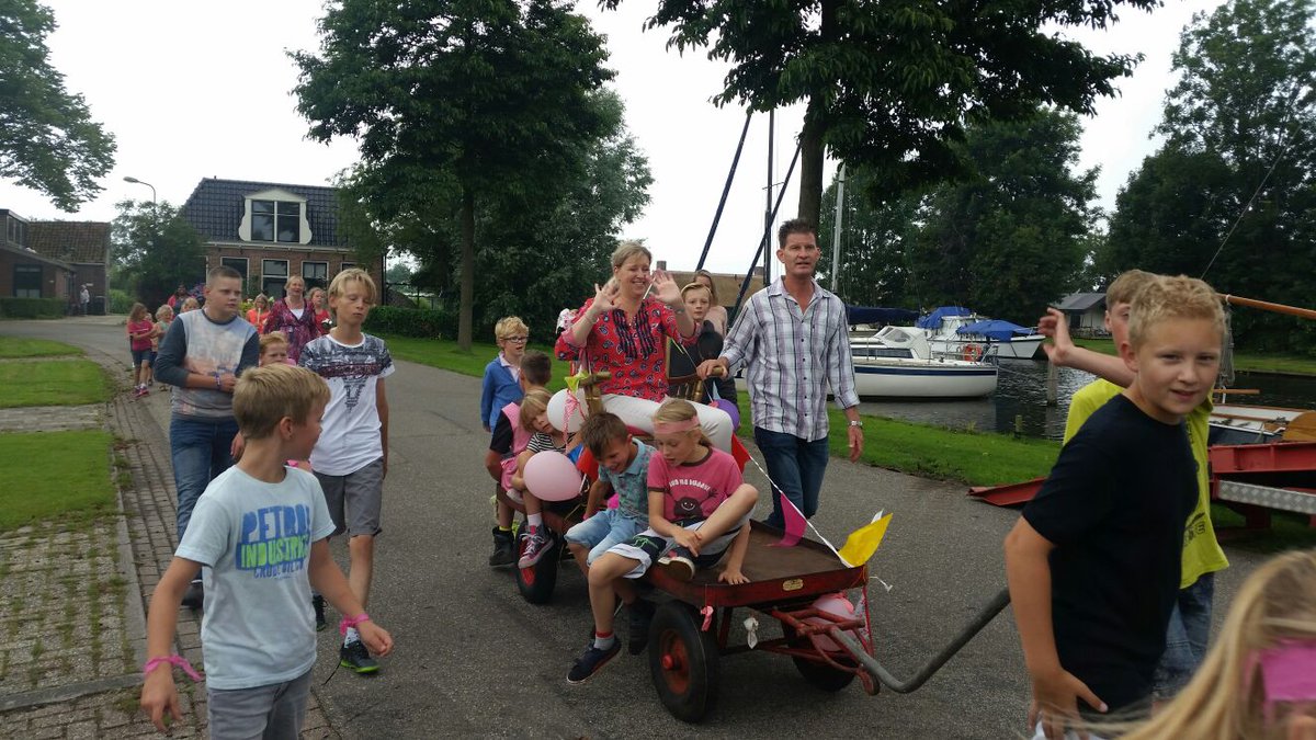 It_Twaspan's tweet photo. . @aafke_reinders giet ús ferlitten, hiel hertlik tank foar al dyn ynset, fleur en kunde. Wy winskje dy in soad sukses by @VerusNL https://t.co/8mM7AJkvj1