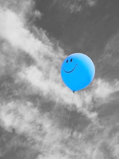 AAcademicaVzla's tweet photo. Para que vueles alto... La vida no te quita cosas te libera de ellas !!  Deja que la vida...fluya !! #FelizJueves... https://t.co/qZGh9MNdap https://t.co/VsLuabB1zc