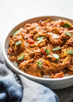 AFuegoGastro's tweet photo. ¿Ya sabes dónde comes hoy? En #Fuego te hemos preparado esta tentación🙊🙊: secreto guisado con tikka massala y lemon grass. Plato del día 7€. https://t.co/n0Rh9Jkmxe