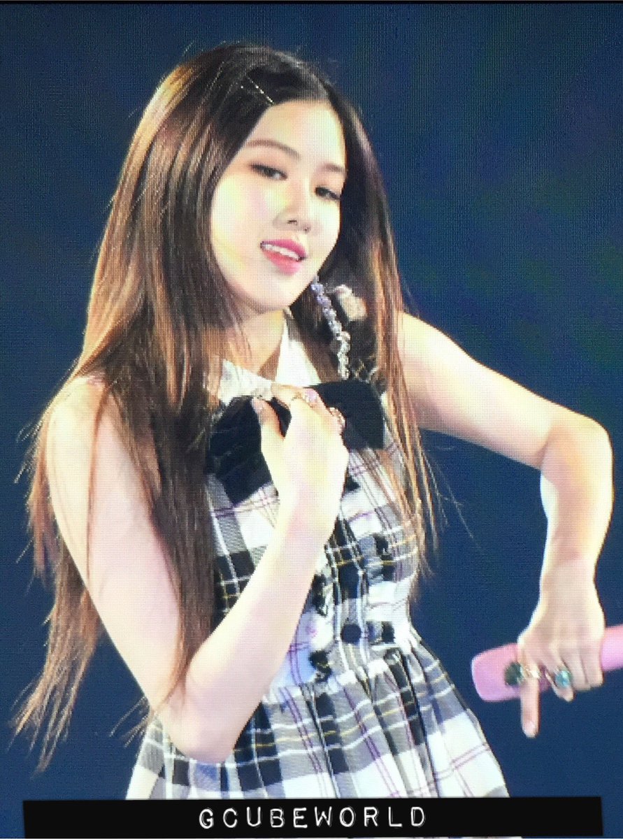 gcube_world's tweet photo. 170720 일본 쇼케이스
#블랙핑크 #blackpink #로제 #ROSÉ https://t.co/GaXj5YFLLp