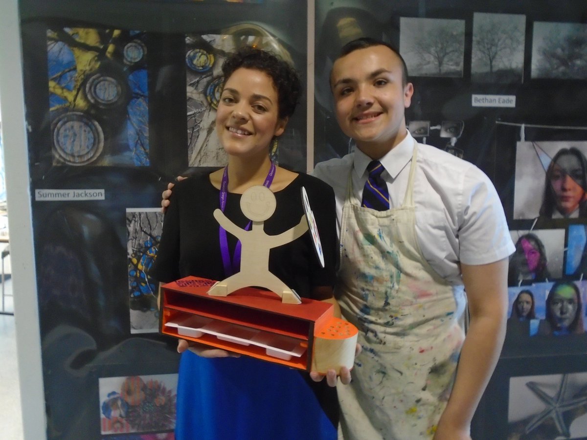 OAN__DT's tweet photo. Smiling staff as Y10 deliver their desk tidies! #materialstechnology #reallifeclient #success Well done Y10! https://t.co/b5bWSgDSOB