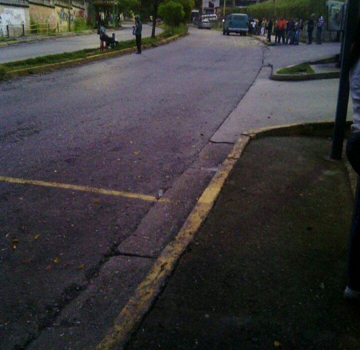 VotoPorVzla's tweet photo. Asi transcurre el #ParoCivicoActivo en distintas zonas del país este jueves #20jul https://t.co/7602Er7m9h