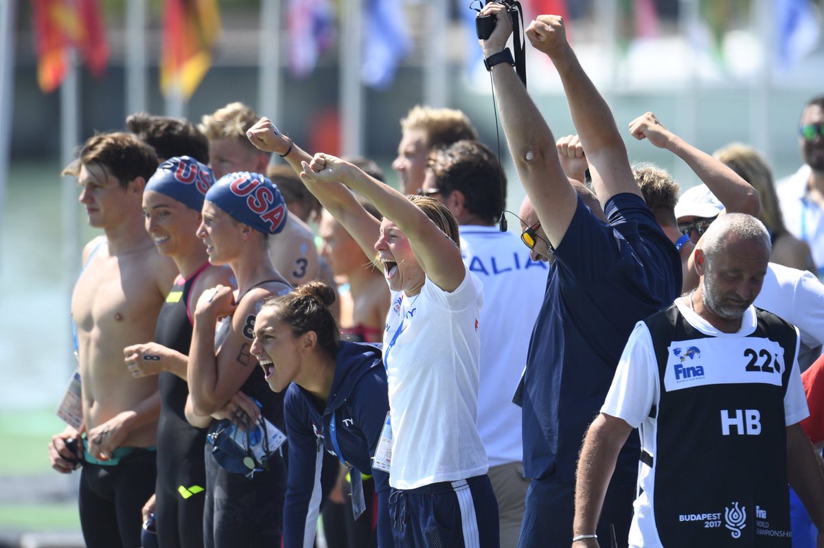 FFNatation's tweet photo. 5 médailles dont 3 titres depuis le début de #Balaton2017 retour en images sur cette victoire magique, unique et partagée 👏🏻🎉🏅🇫🇷💪🏻 https://t.co/IWLJFeo180