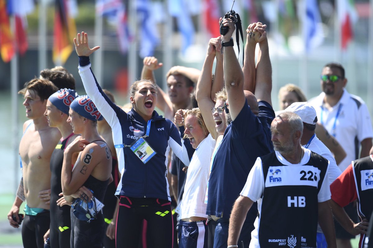 FFNatation's tweet photo. 5 médailles dont 3 titres depuis le début de #Balaton2017 retour en images sur cette victoire magique, unique et partagée 👏🏻🎉🏅🇫🇷💪🏻 https://t.co/IWLJFeo180