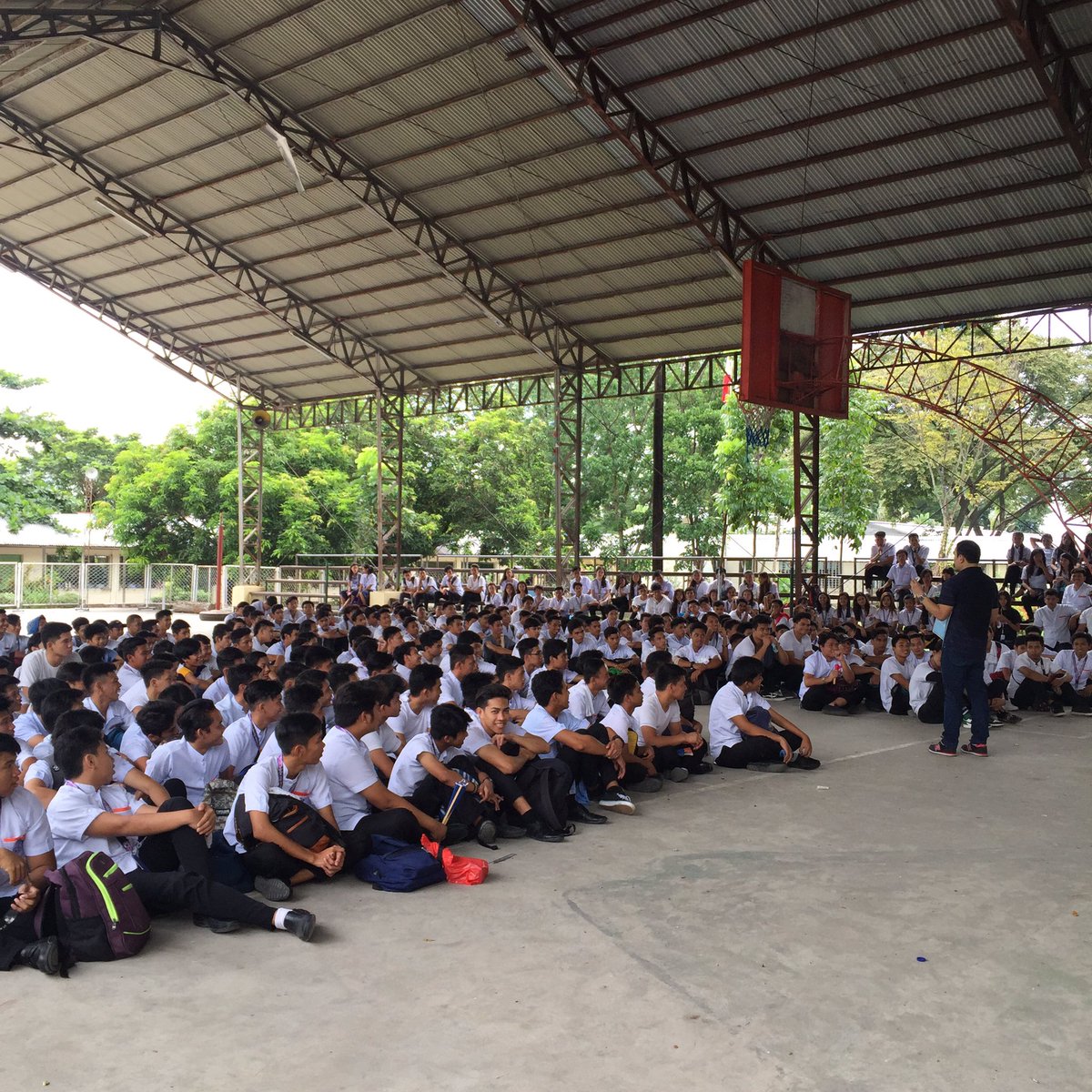 WF_Campus's tweet photo. For the past two days, 1,700 students (Grade 11 &amp; 12) received the love of God! 

One more for Jesus. One more.🙌 #TradeIsForJesus https://t.co/wHqclnd5JR