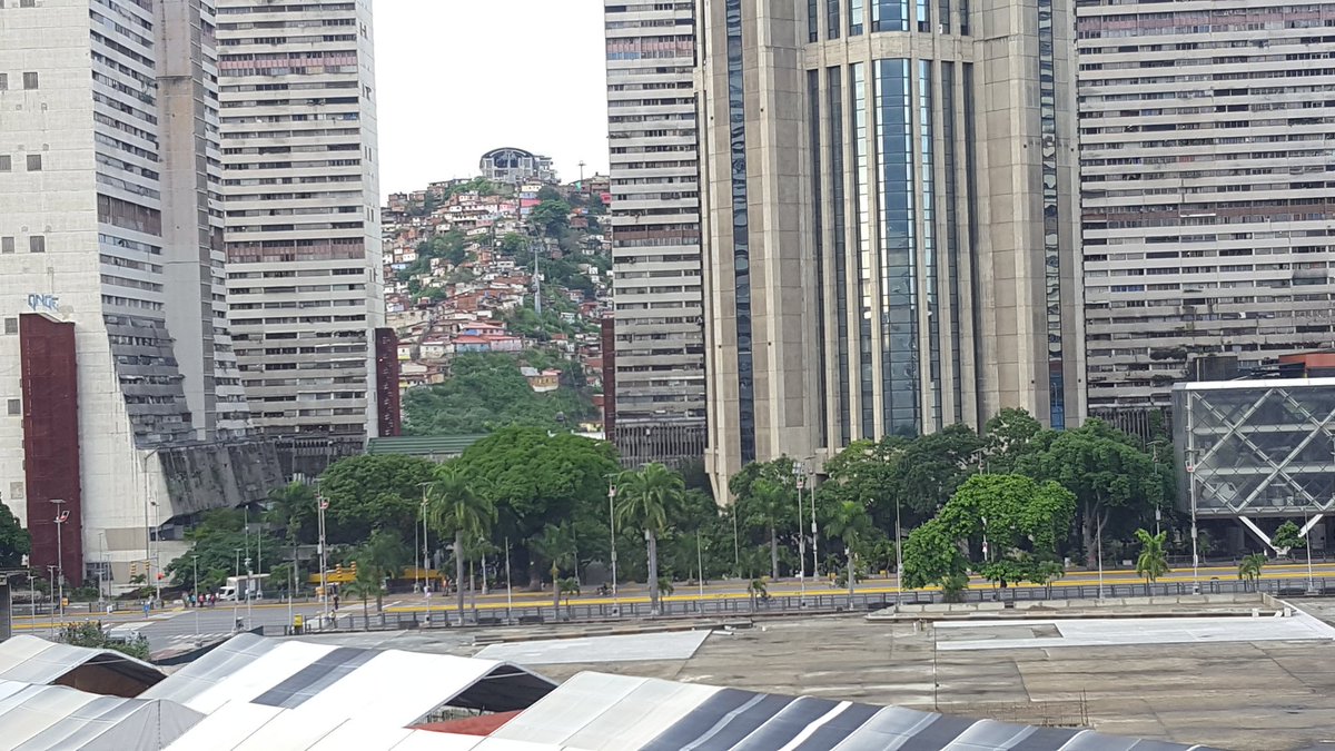 RafaelDGuzmanR's tweet photo. #20Jul 7:30am Este es un mensaje claro al régimen. Calles vacías en Catia, Petare y la Av. Bolívar. Los venezolanos acatan #ParoCivicoActivo https://t.co/v64b08Kk4j