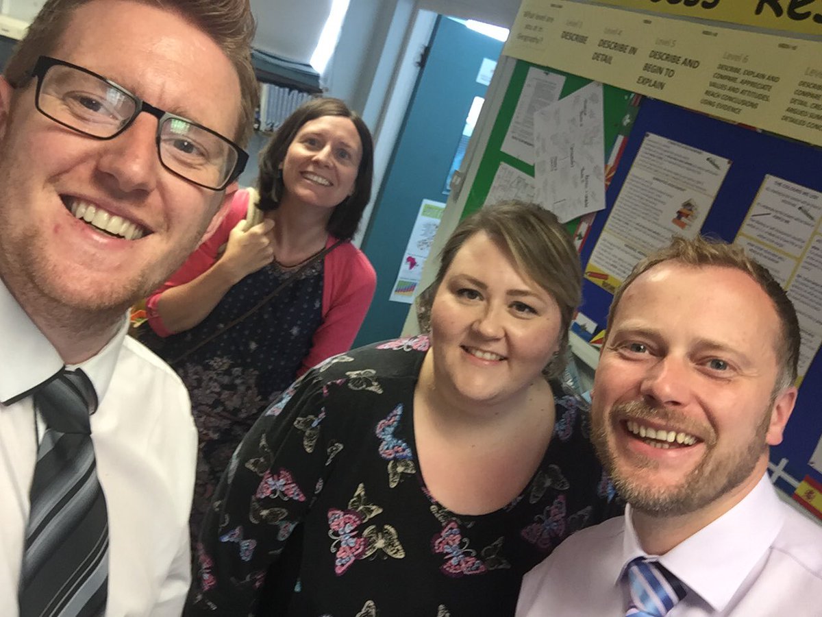 CymraegSRG's tweet photo. As has become tradition, top floor selfie wishing everyone a happy and safe summer holidays! #HafHapus #HwylFawr https://t.co/is7IQoXtyA