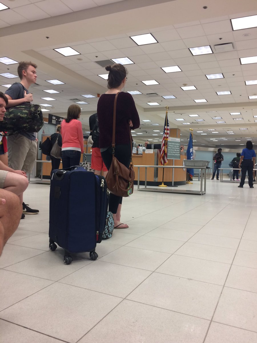 Security breech at <a href="/ATLairport/">Atlanta Airport</a> causes 5 minute #mannequinchallenge