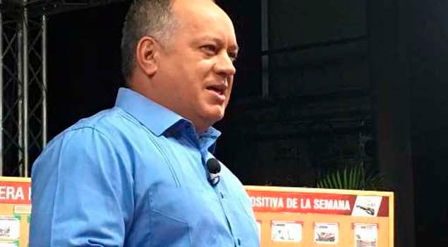 DiarioTalCual's tweet photo. CON EL MAZO. Cabello: Una vez que se instale la constituyente "no habrá institución alguna" https://t.co/NyjX3PjXm1 https://t.co/e6IYBqJQBf