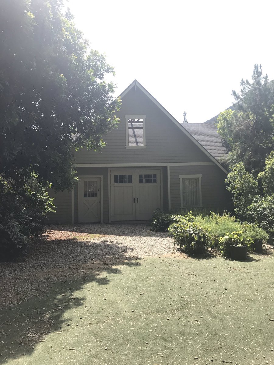 BoothJade_maya's tweet image. The iconic barn that started all the mysteries of PLL
#PLLFamilyForever #PLLForever