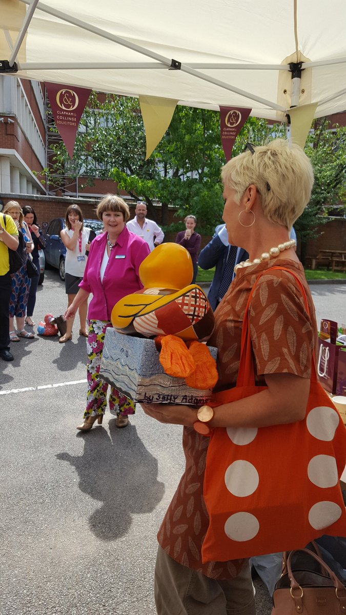 opticjuice's tweet photo. Great tweet up! And launch of the new logo created by @opticjuice 😍😀 #norfolkhour #logo #LogoDesign @NorfolkTweetup @BiscuitJill https://t.co/DbkdbaD28a