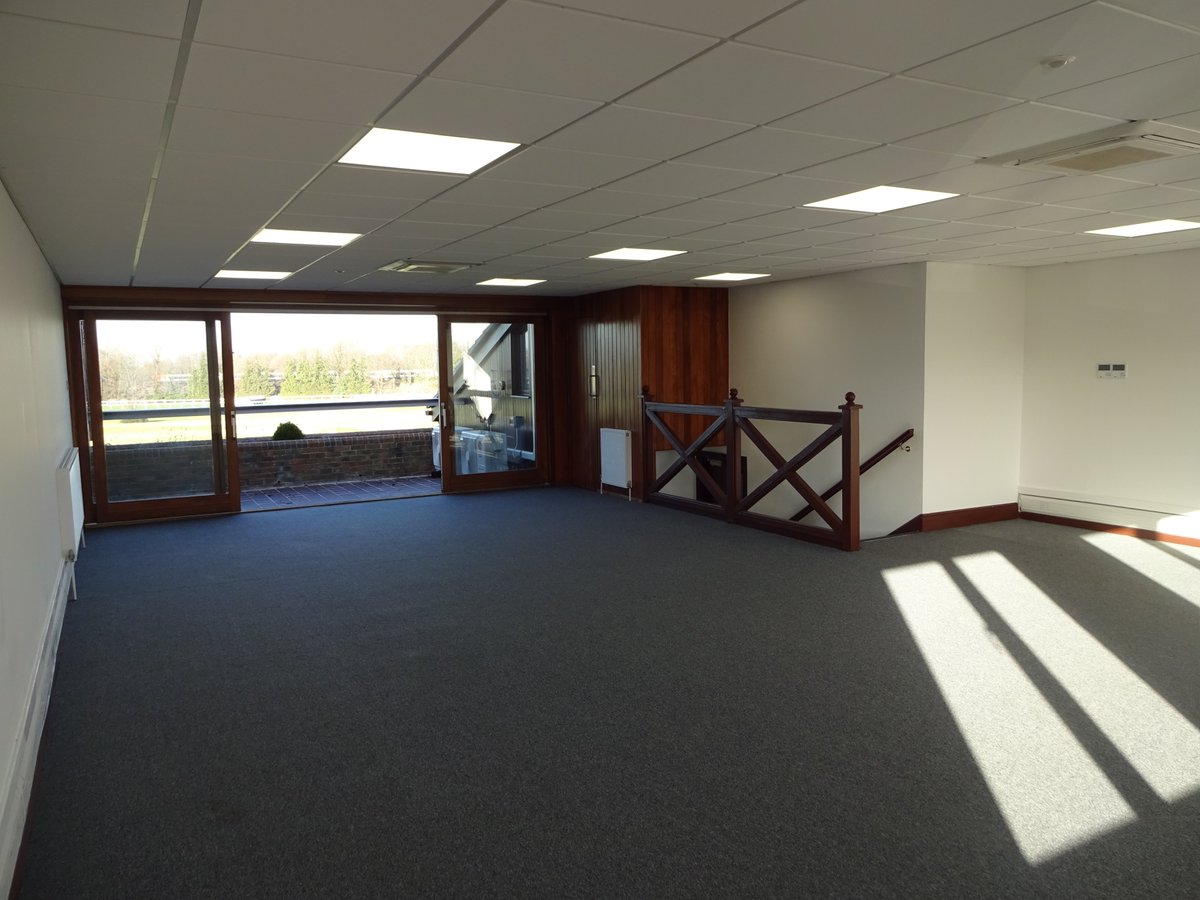 BespokeTourGolf's tweet photo. Offices are coming together well, announcement soon on sponsorship &amp; co sanctioned sponsorship opportunities sales team  &amp; Simulator Sales. https://t.co/QBuVNGbO6g